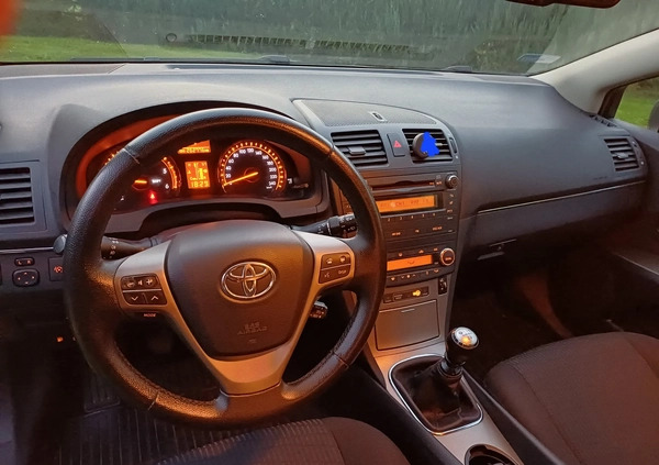 Toyota Avensis cena 19990 przebieg: 277500, rok produkcji 2009 z Chęciny małe 46
